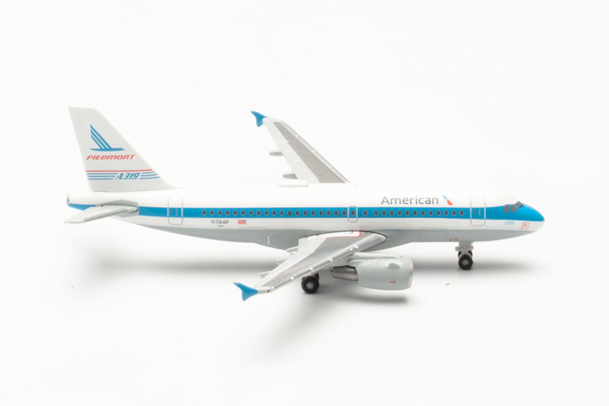 American Airlines Airbus A319 - Piedmont Heritage livery – “Piedmont Pacemaker”  - Reg.: N744P