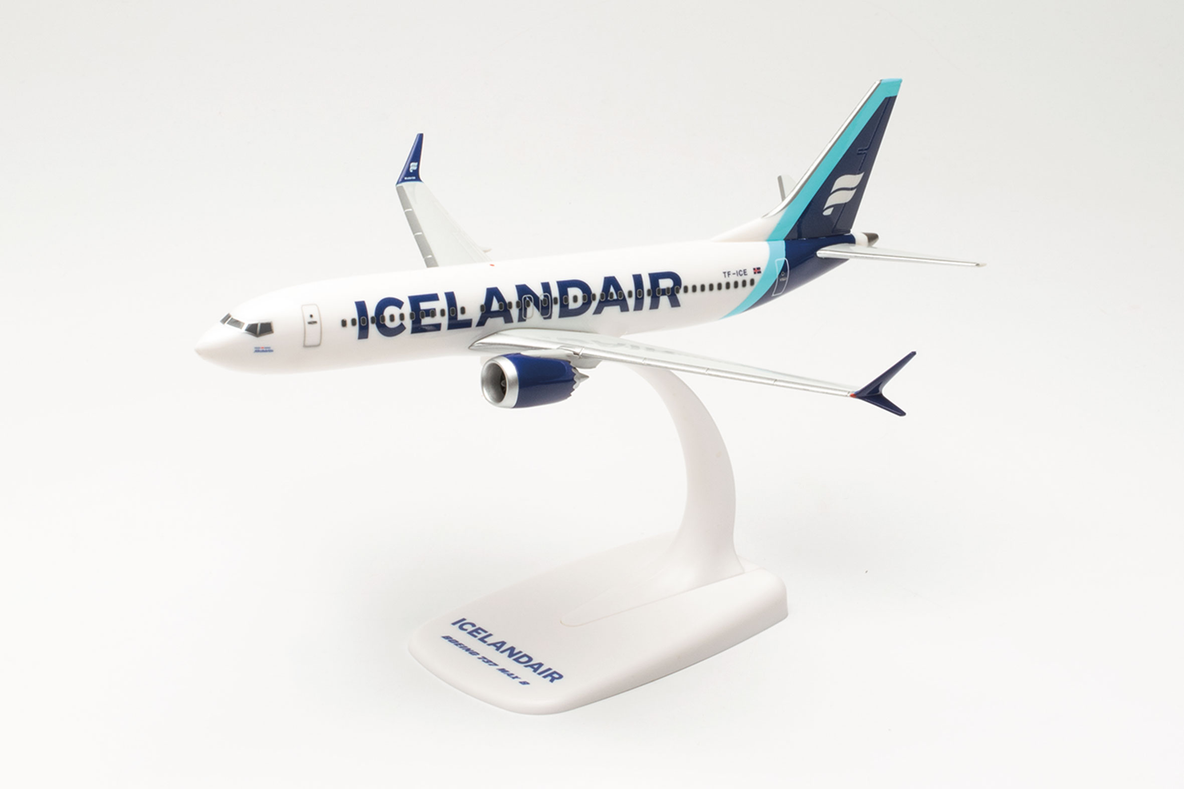 Icelandair Boeing 737 Max 8 - new colors (cyan tail stripe)“Jökulsárlón” –  Reg.: TF-ICE “Jökulsárlón”