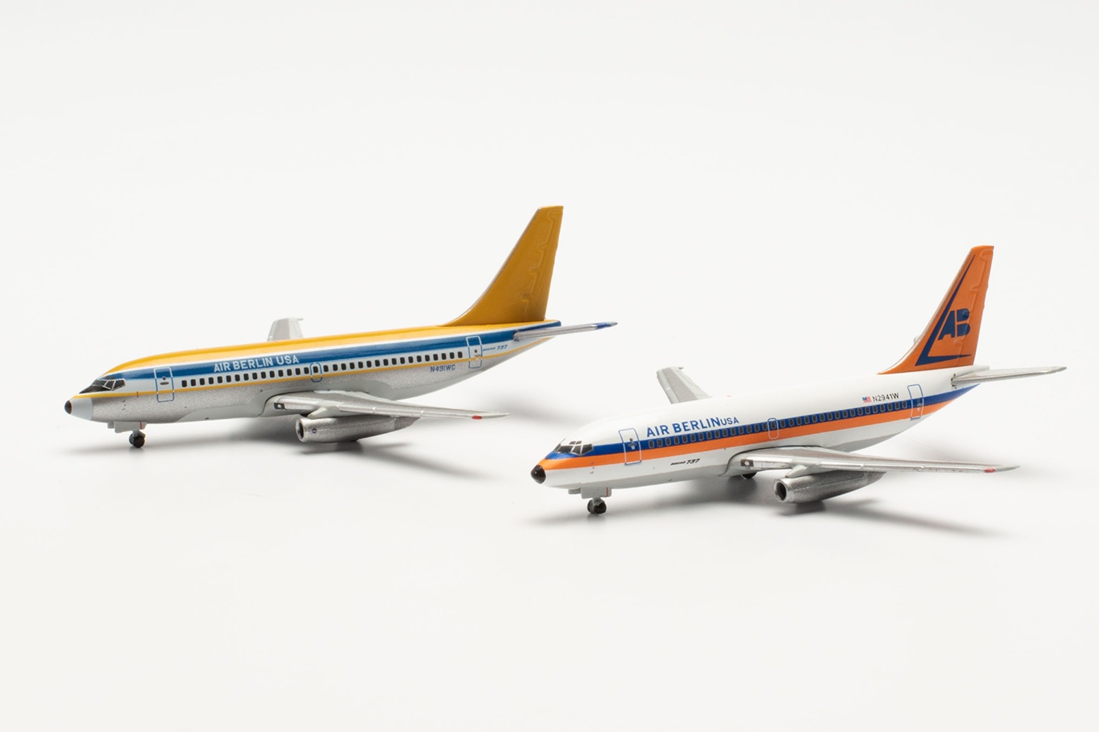 AirBerlin USA Boeing 737-200  - 2-in-1 set ILA 2022 -   Reg.:  N291W & N491WC